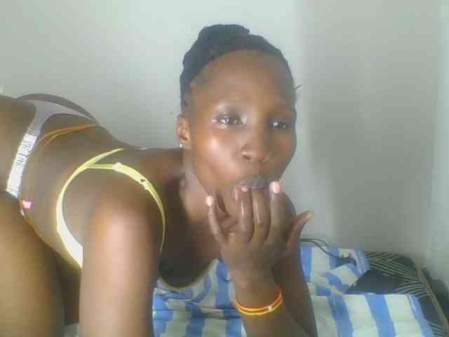 Smilingbeibylove webcam