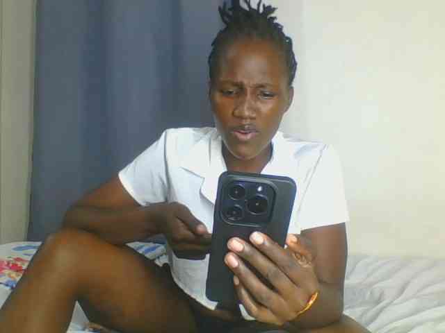 Smilingbeibylove webcam