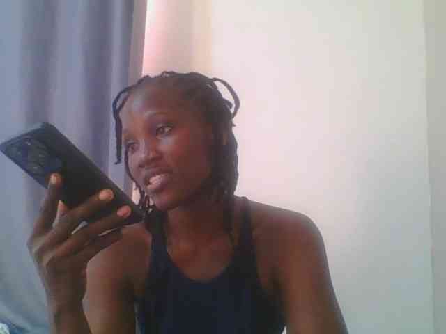 Smilingbeibylove webcam