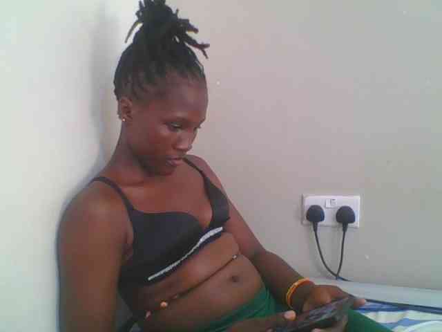 Smilingbeibylove webcam