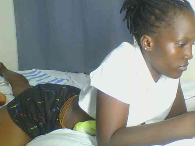 Smilingbeibylove webcam