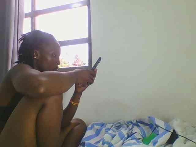 Smilingbeibylove webcam