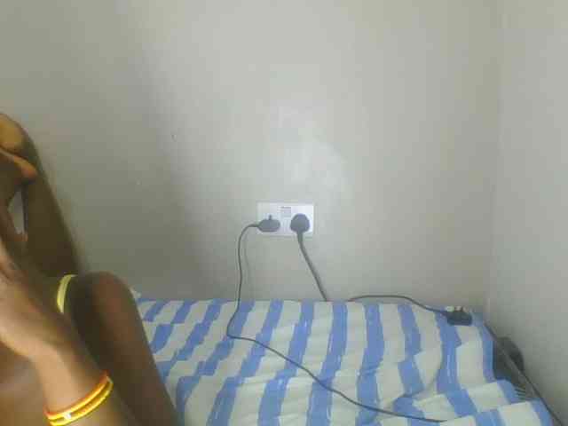 Smilingbeibylove webcam