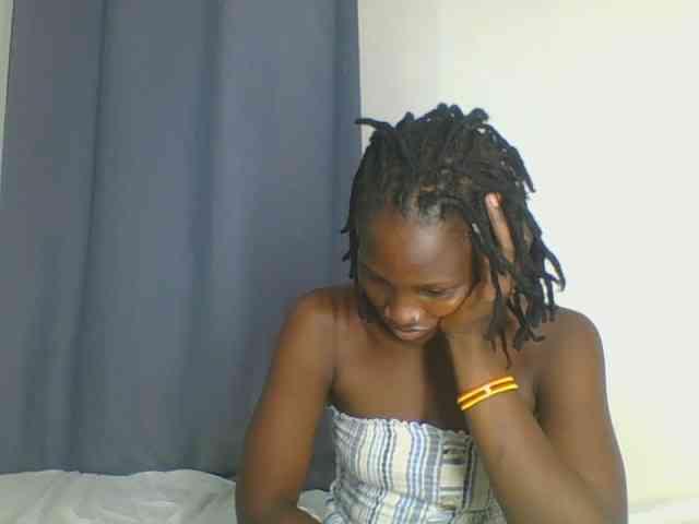 Smilingbeibylove webcam