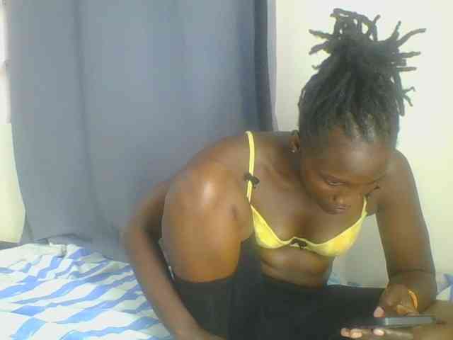 Smilingbeibylove webcam