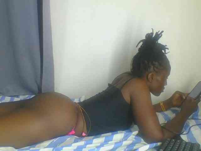 Smilingbeibylove webcam