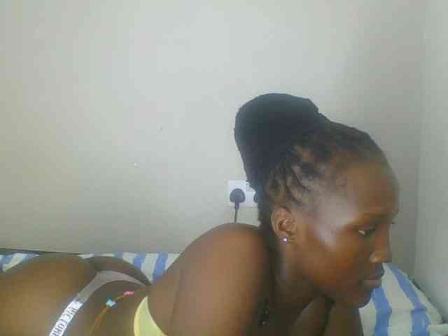 Smilingbeibylove webcam