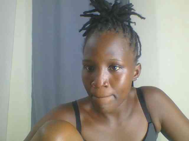 Smilingbeibylove webcam
