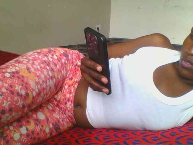 Smilingbeibylove webcam