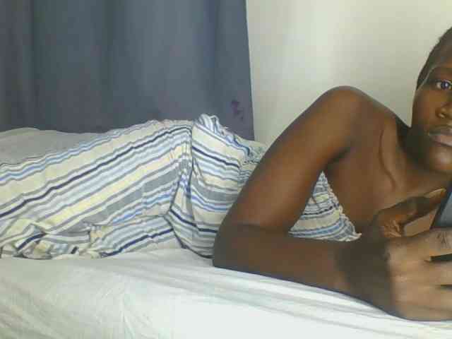 Smilingbeibylove webcam