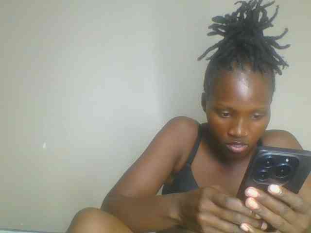 Smilingbeibylove webcam