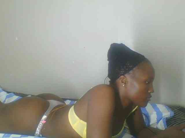 Smilingbeibylove webcam