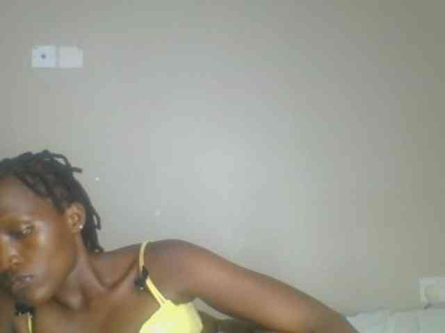 Smilingbeibylove webcam