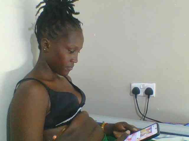 Smilingbeibylove webcam