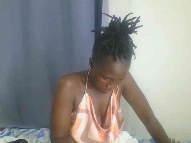 Smilingbeibylove webcam