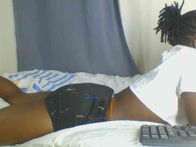 Smilingbeibylove webcam