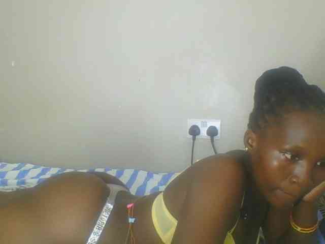 Smilingbeibylove webcam