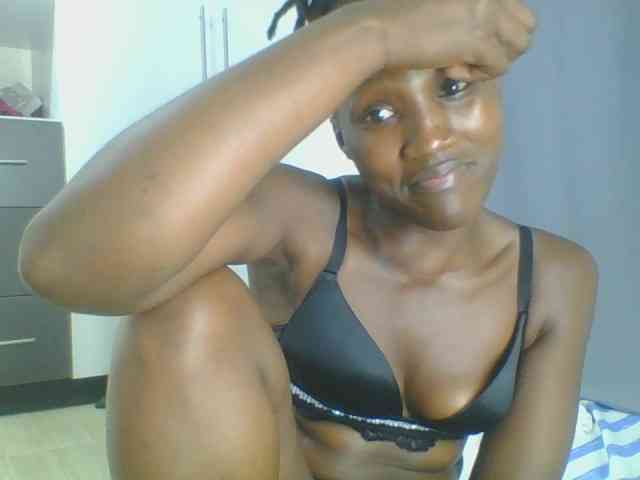Smilingbeibylove webcam