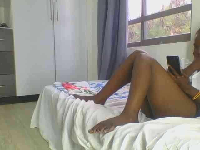 Smilingbeibylove webcam