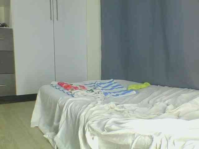 Smilingbeibylove webcam