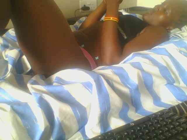 Smilingbeibylove webcam