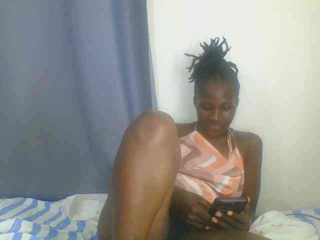 Smilingbeibylove webcam