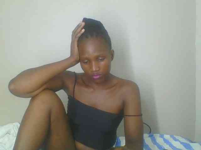 Smilingbeibylove webcam