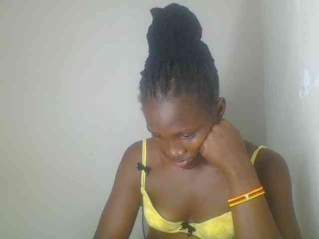 Smilingbeibylove webcam