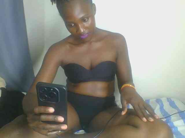 Smilingbeibylove webcam