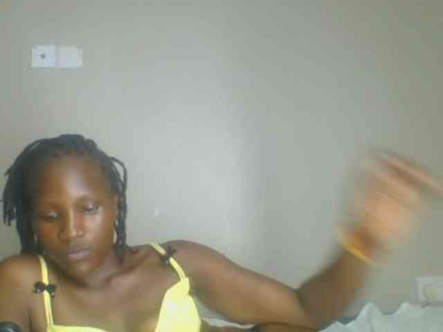 Smilingbeibylove webcam