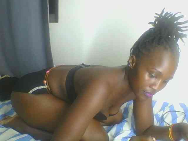 Smilingbeibylove webcam