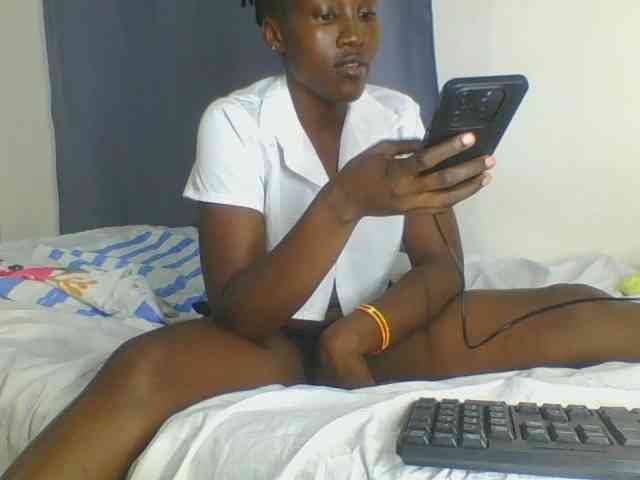 Smilingbeibylove webcam