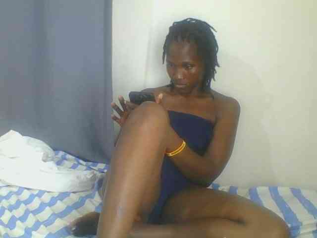 Smilingbeibylove webcam