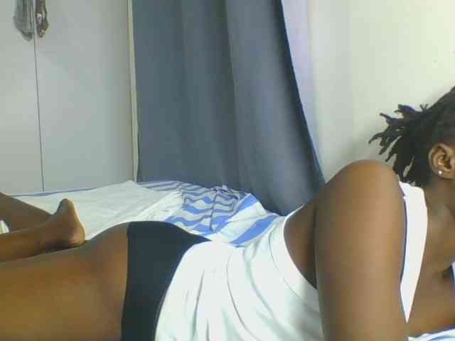 Smilingbeibylove webcam