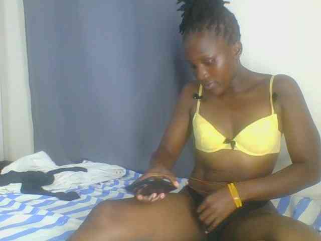 Smilingbeibylove webcam