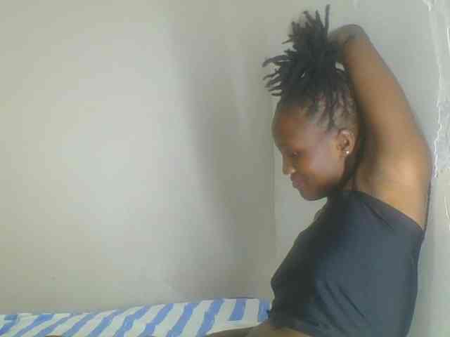 Smilingbeibylove webcam