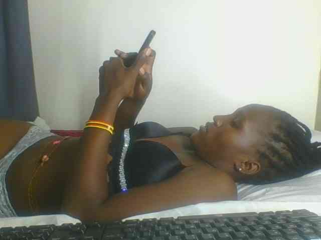 Smilingbeibylove webcam
