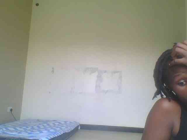 Smilingbeibylove webcam
