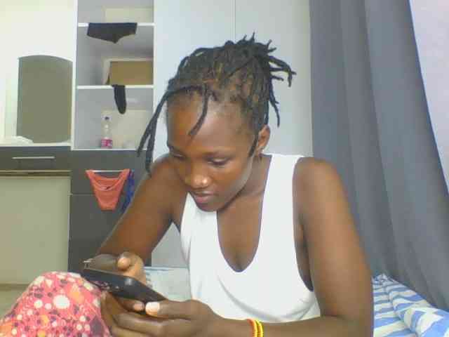 Smilingbeibylove webcam