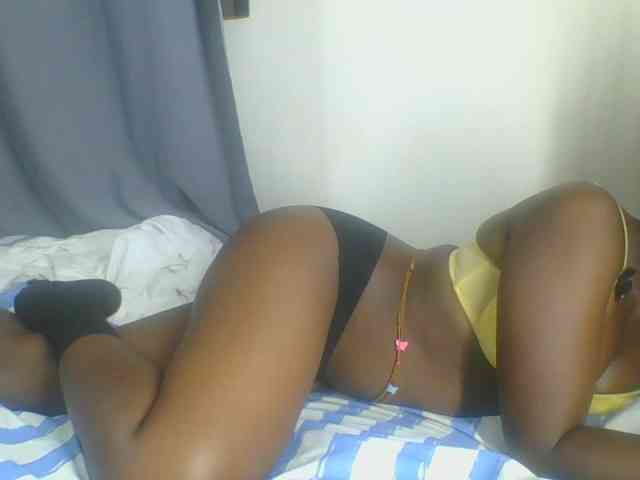 Smilingbeibylove webcam