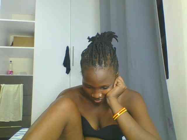 Smilingbeibylove webcam