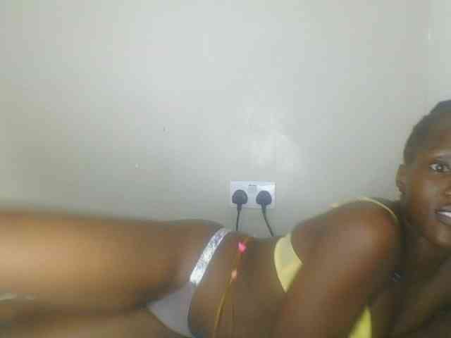 Smilingbeibylove webcam