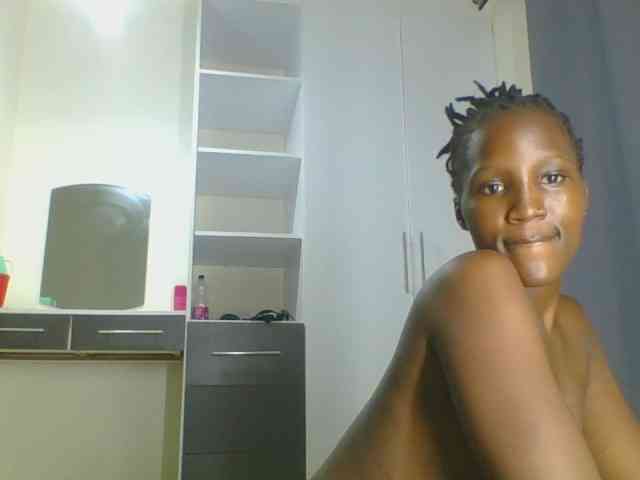 Smilingbeibylove webcam