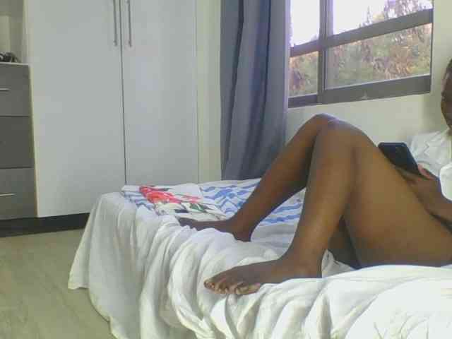Smilingbeibylove webcam