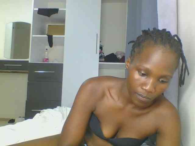 Smilingbeibylove webcam