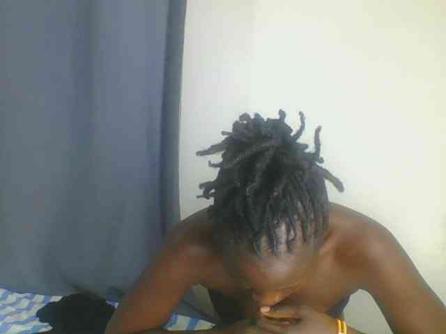 Smilingbeibylove webcam