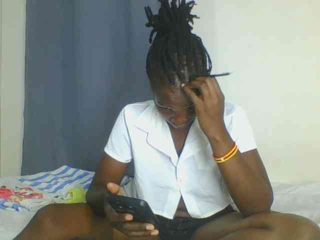 Smilingbeibylove webcam