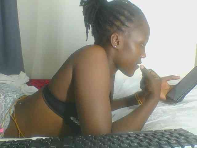 Smilingbeibylove webcam