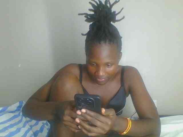 Smilingbeibylove webcam