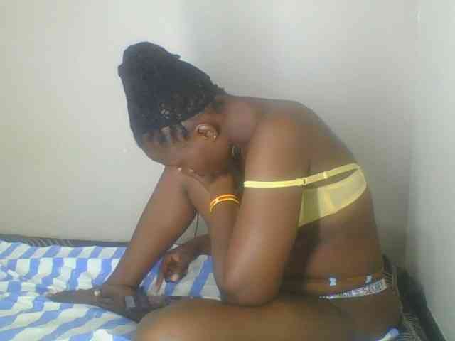 Smilingbeibylove webcam